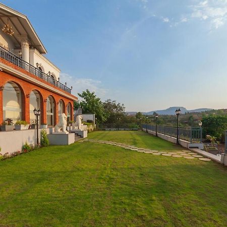 Bellevue Palace By Stayvista - Lavish Abode With A Pool, Landscaped Lawn, Gazebo & Adventure Activities Nashik Εξωτερικό φωτογραφία