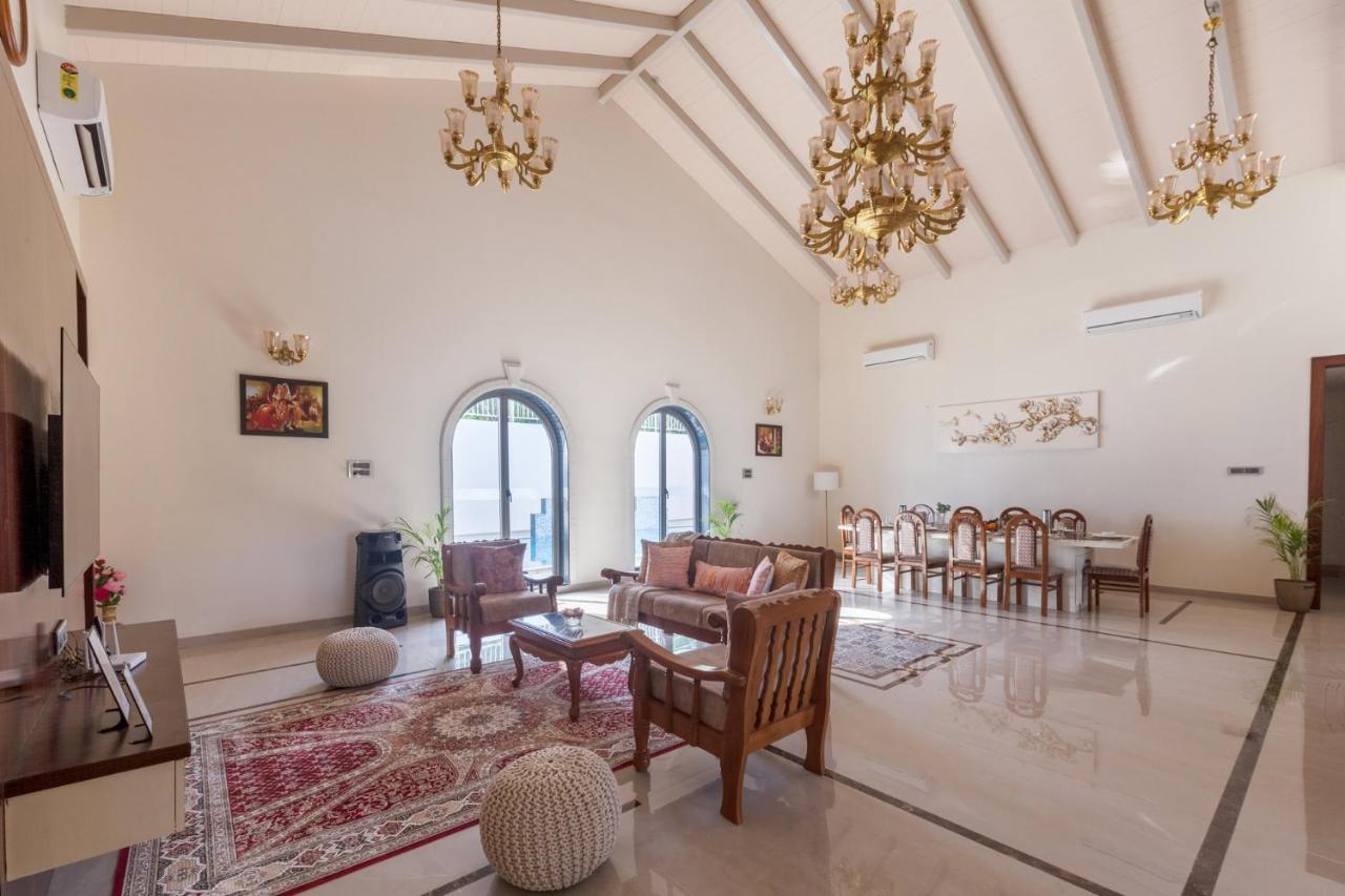 Bellevue Palace By Stayvista - Lavish Abode With A Pool, Landscaped Lawn, Gazebo & Adventure Activities Nashik Εξωτερικό φωτογραφία