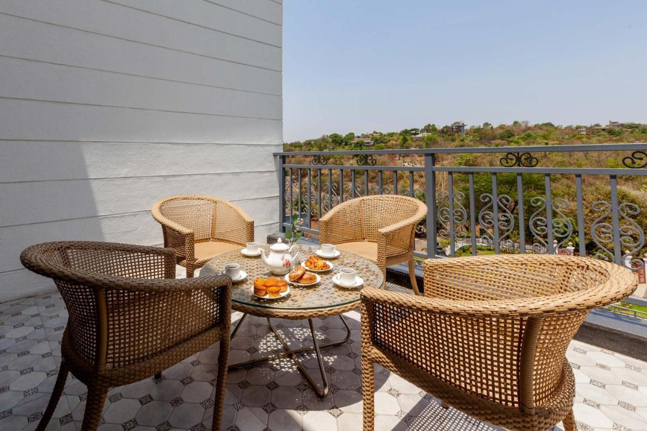 Bellevue Palace By Stayvista - Lavish Abode With A Pool, Landscaped Lawn, Gazebo & Adventure Activities Nashik Εξωτερικό φωτογραφία