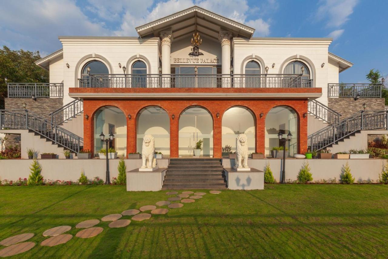 Bellevue Palace By Stayvista - Lavish Abode With A Pool, Landscaped Lawn, Gazebo & Adventure Activities Nashik Εξωτερικό φωτογραφία